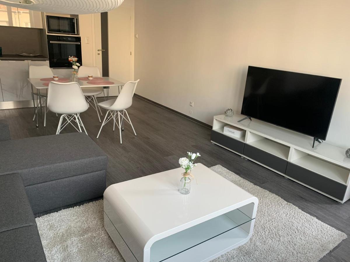 Soukromy Byt 2+Kk S Balkonem A Parkovanim Znojmo Dış mekan fotoğraf