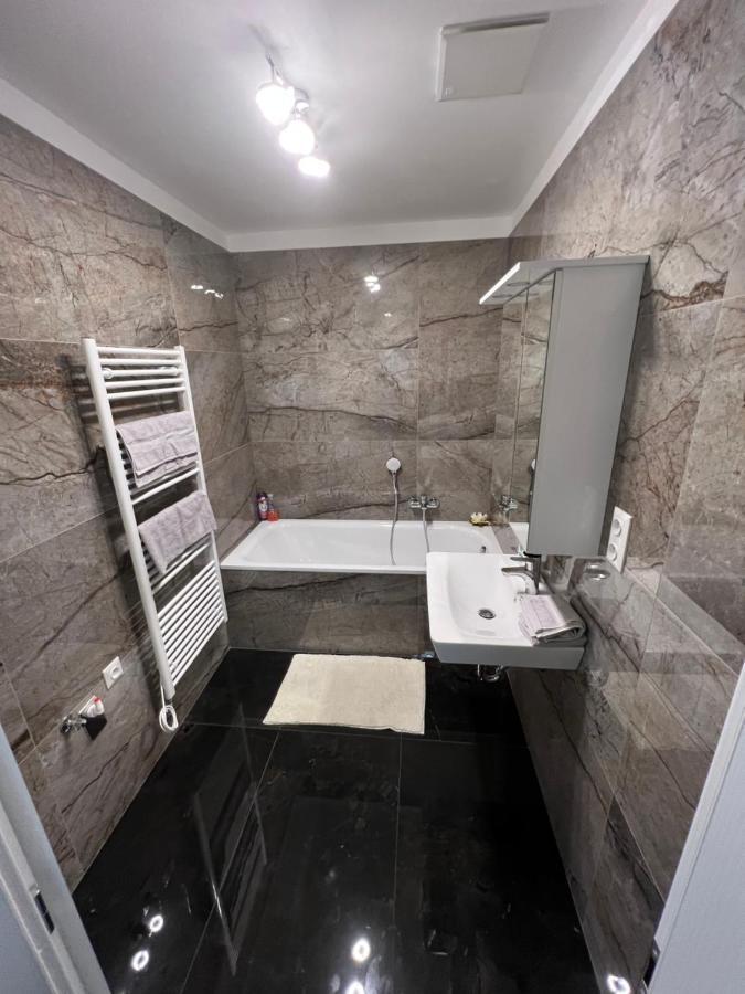 Soukromy Byt 2+Kk S Balkonem A Parkovanim Znojmo Dış mekan fotoğraf