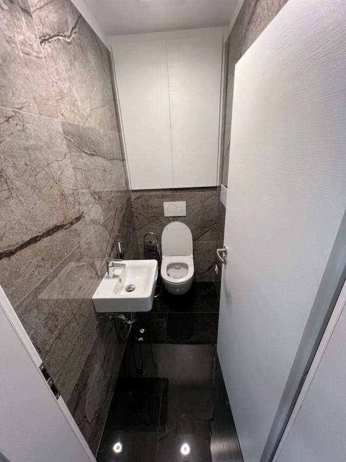 Soukromy Byt 2+Kk S Balkonem A Parkovanim Znojmo Dış mekan fotoğraf