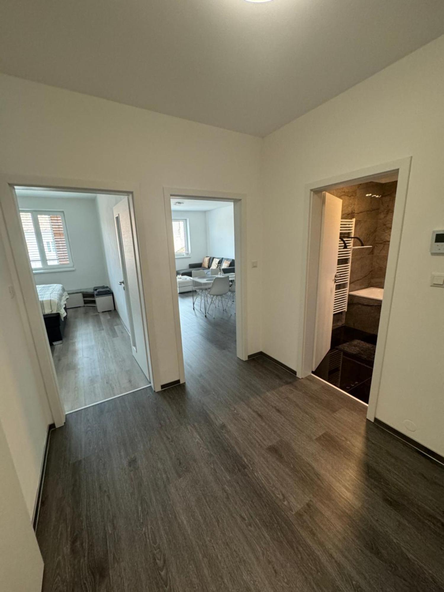 Soukromy Byt 2+Kk S Balkonem A Parkovanim Znojmo Dış mekan fotoğraf