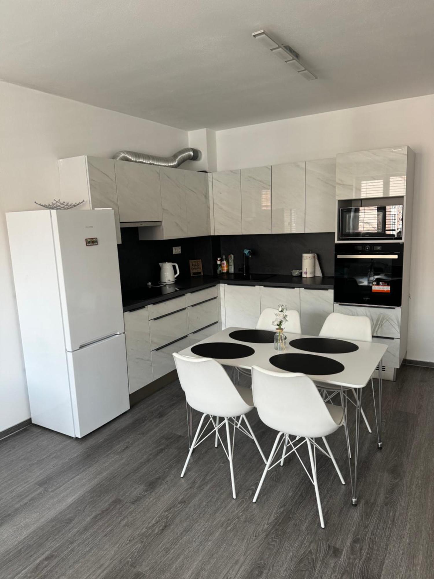 Soukromy Byt 2+Kk S Balkonem A Parkovanim Znojmo Dış mekan fotoğraf