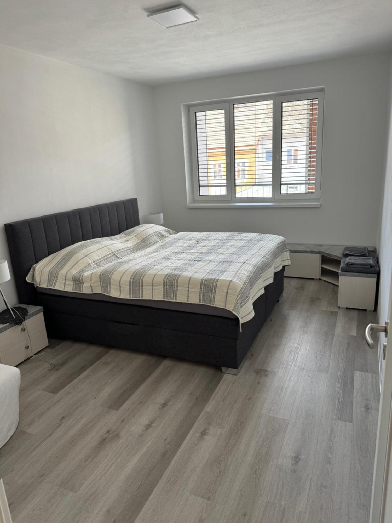 Soukromy Byt 2+Kk S Balkonem A Parkovanim Znojmo Dış mekan fotoğraf